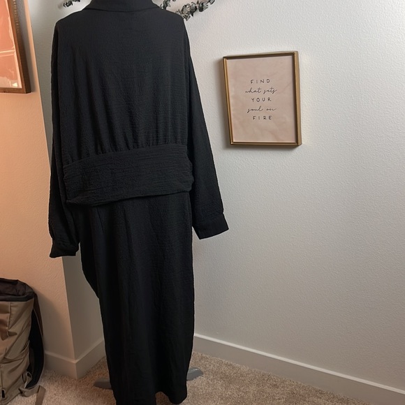 Prettylittlething black dress 
Plus size with tags - Picture 4 of 8